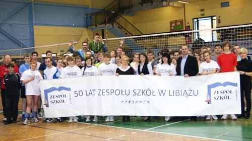 Mistrzostwa w mikstach siatkarskich na 50-lecie libiąskiego zespołu szkół 