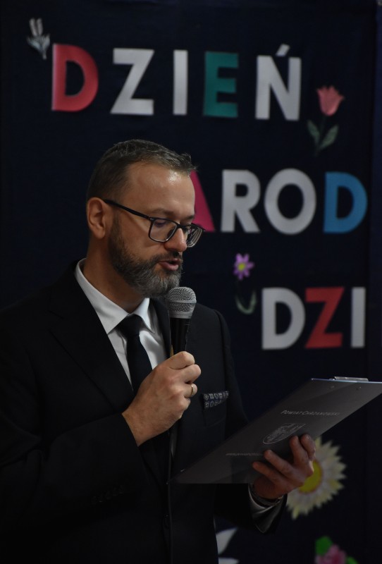 Dyrektor ZSTU przemawia 